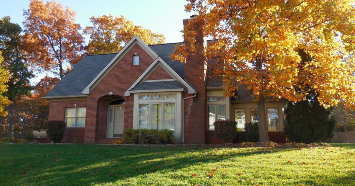 30x48 Post Frame Building Knox, Indiana D&J Roofing & Construction